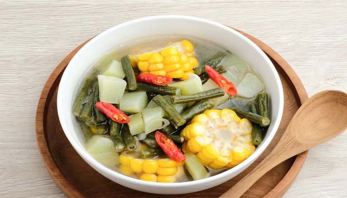 Resep Sayur Asem Bening Sajikan dengan Sambal Tomat